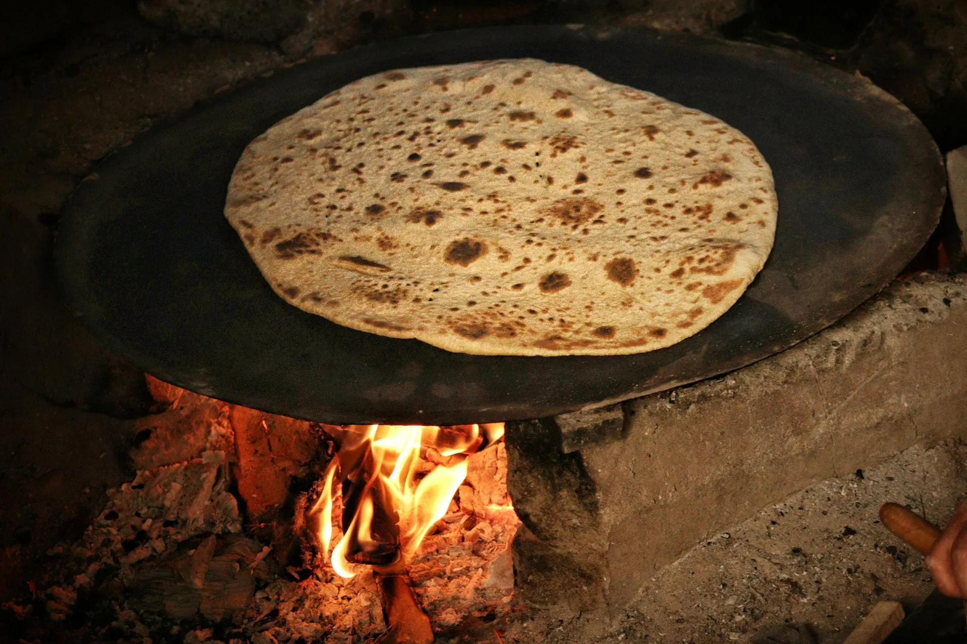 Flatbread baking fire
