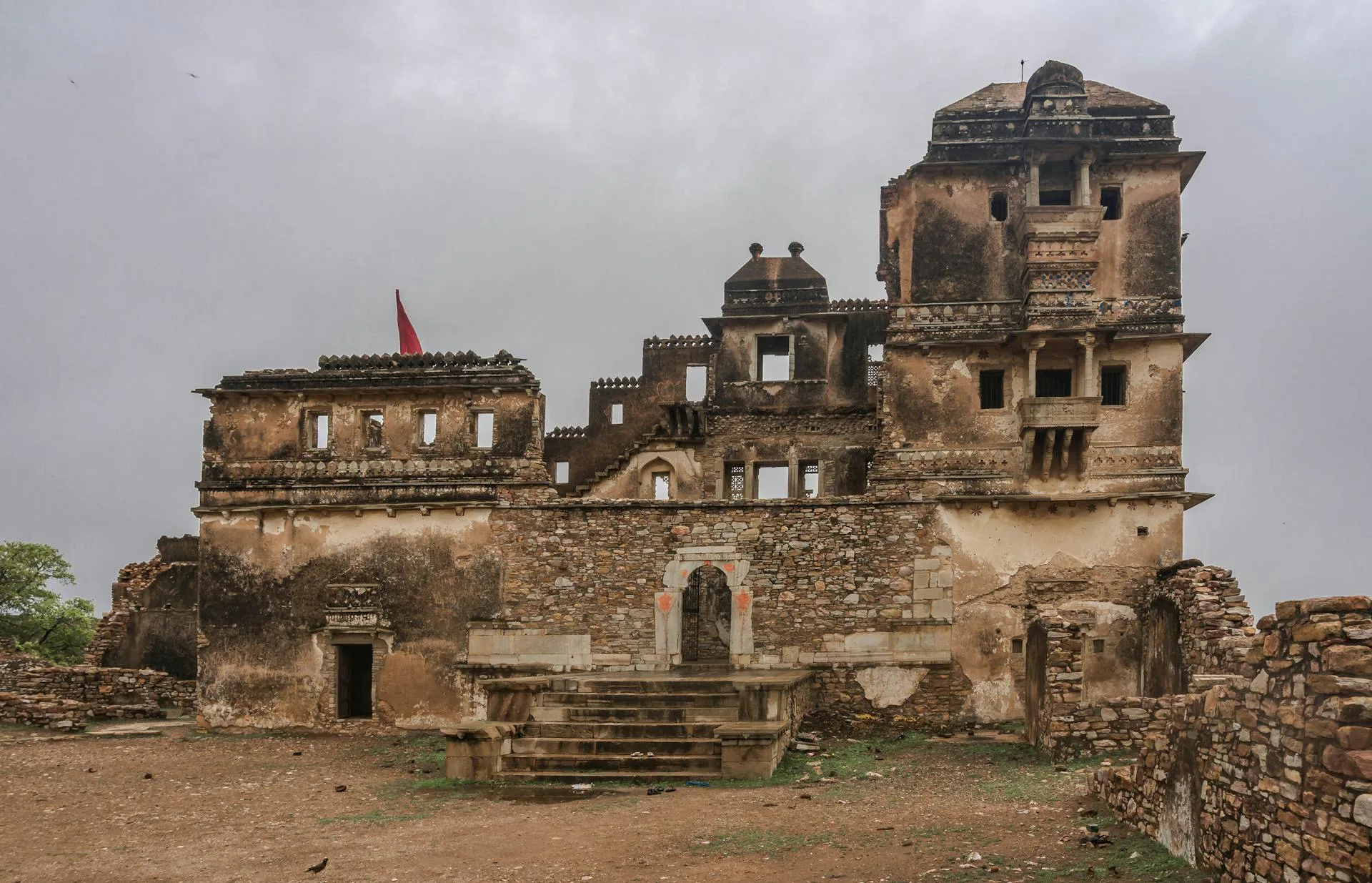 Ancient fort architecture